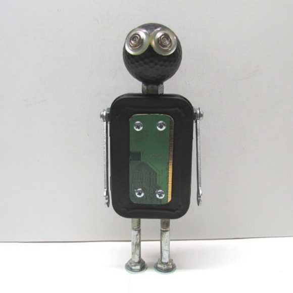 Found Objects Robot Sculpture / Assemblage Robot - Picture 1 of 5